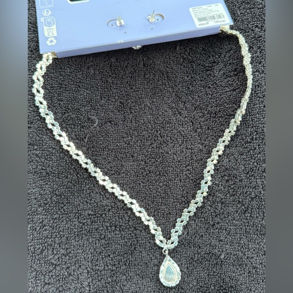 Claire's Silver Crystal Teardrop V-Neck Necklace and Earring Set - Picture 9 of 12